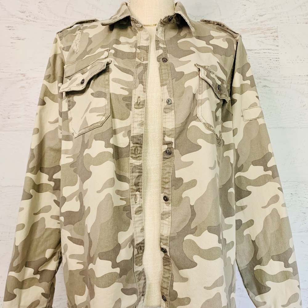 Hollister camo long sleeve shirt